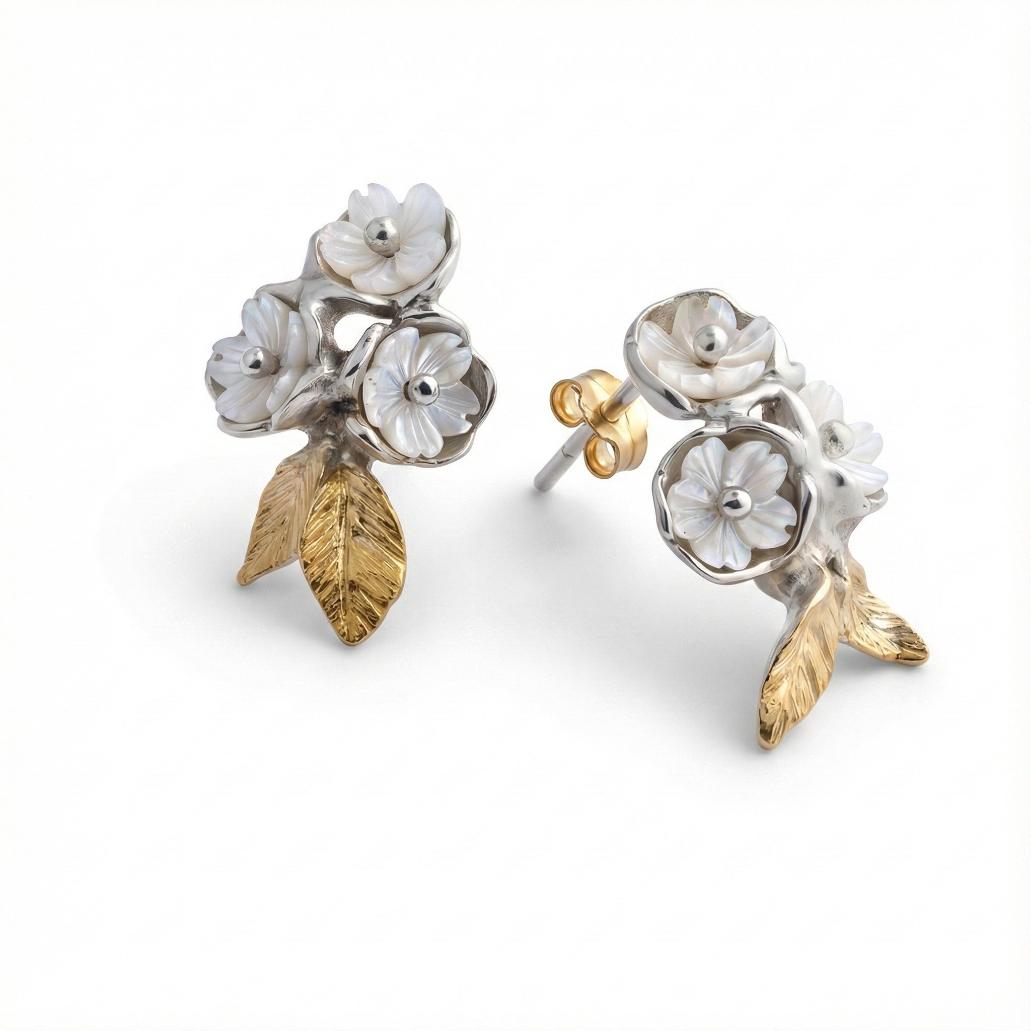 Flowery Collection, 3 Mothers Of Pearls Small Flowers With Silver Leaves Earrings