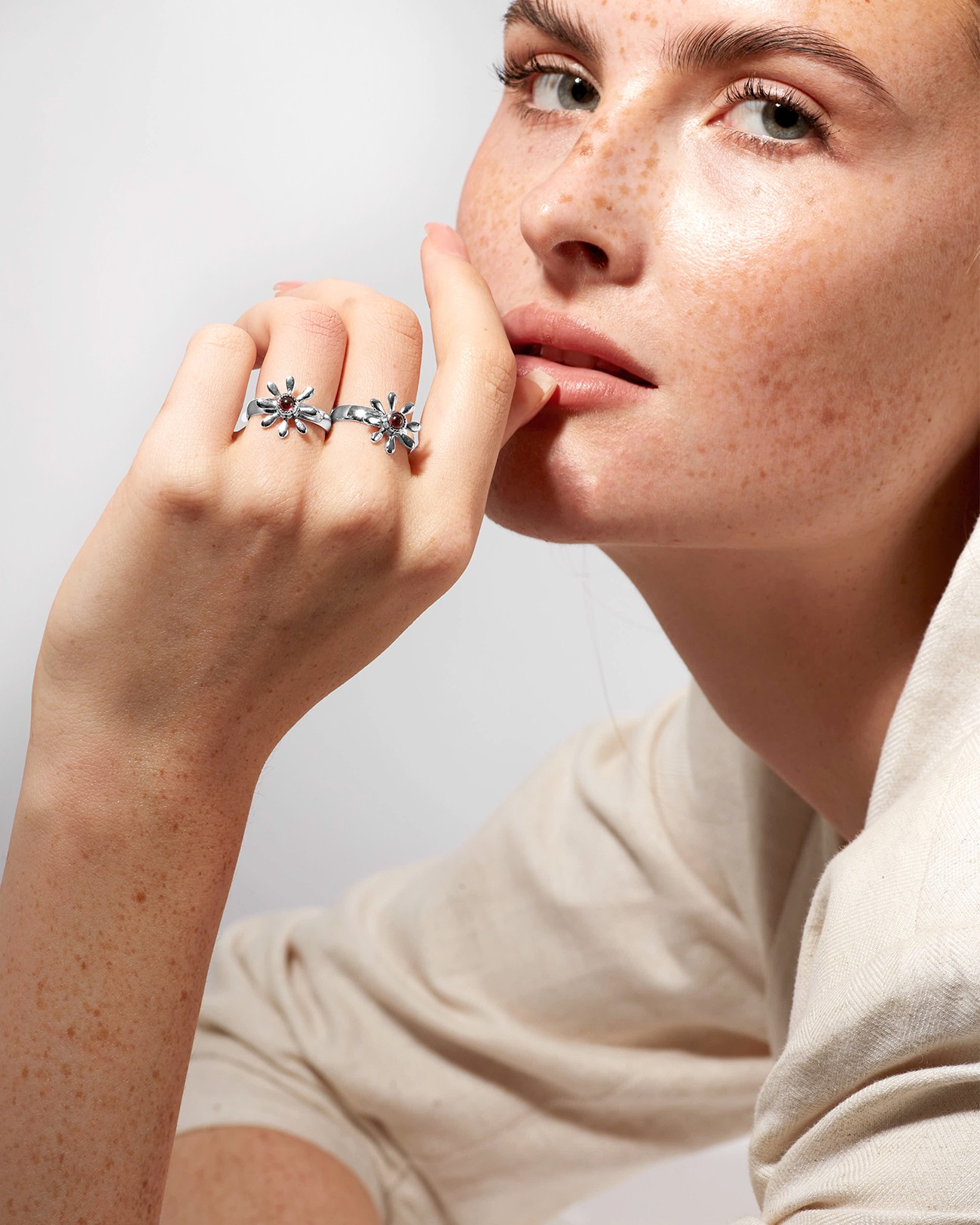 Handmade Flowery Ring With Garnet Silver Jewelry