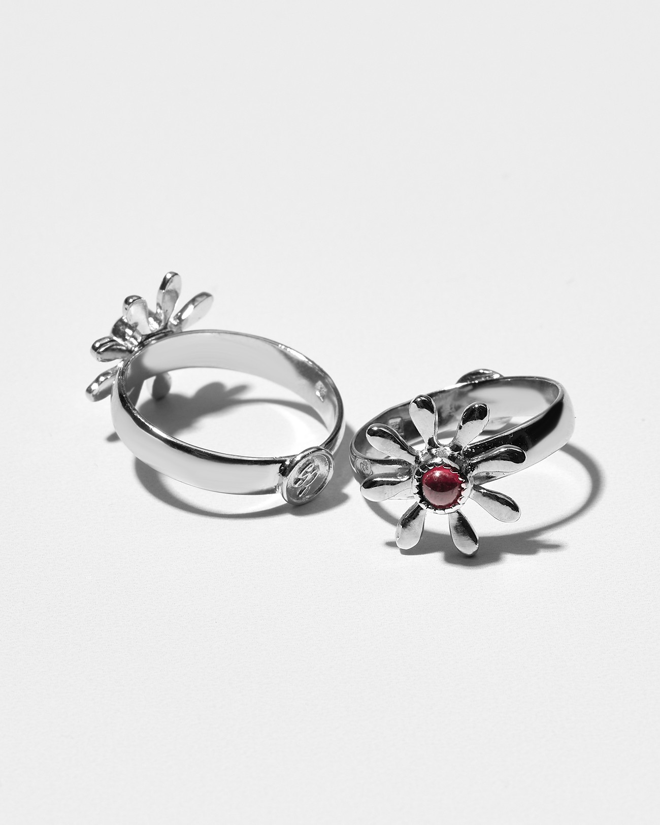 Handmade Flowery Ring With Garnet Silver Jewelry
