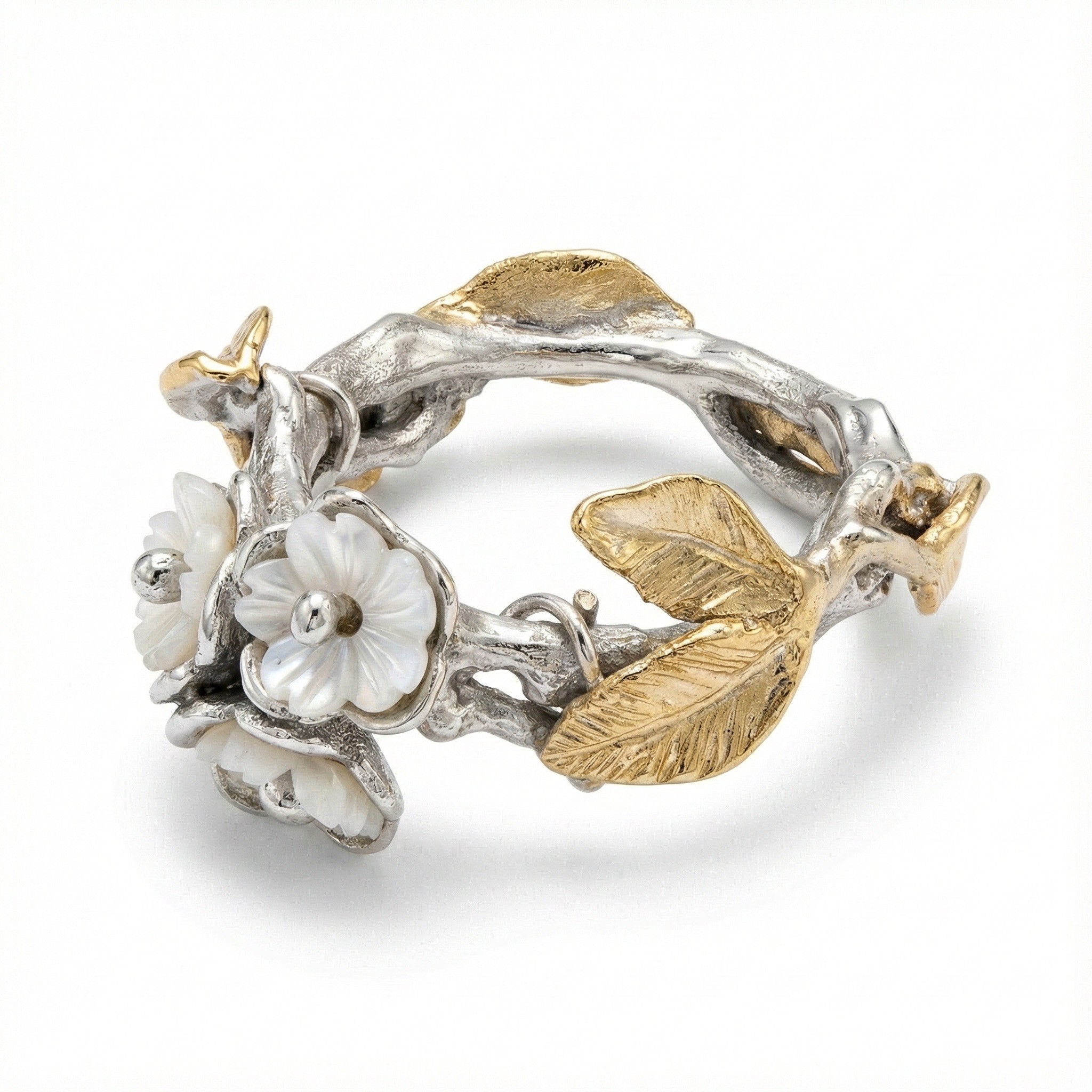 Flowery Collection, 3 Mothers Of Pearls Small Flowers With Silver Leaves Ring